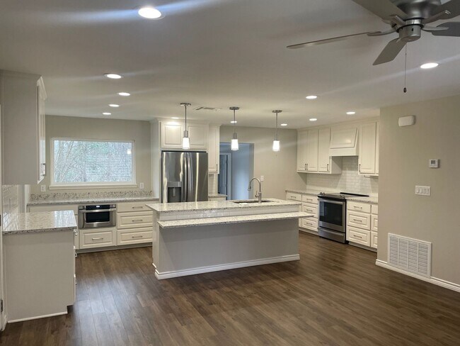 Foto del edificio - 1409 N Blair St