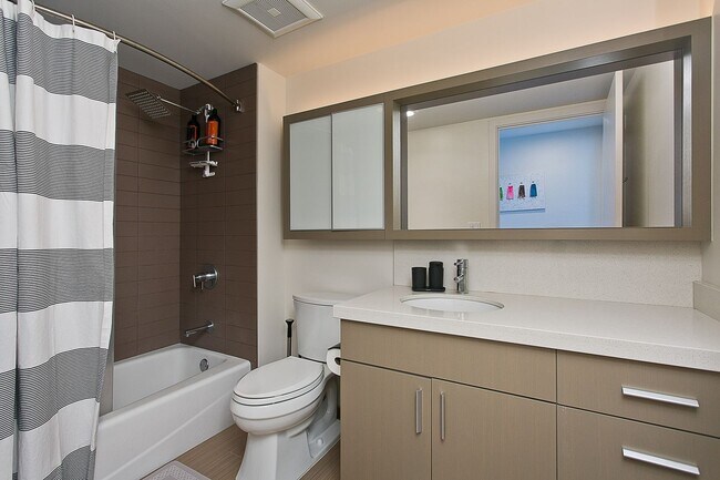 Foto del edificio - Modern luxury two bedroom condo with stunn...