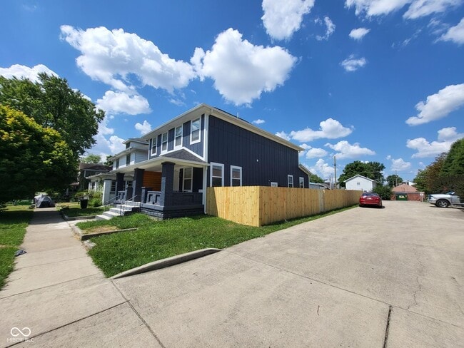Building Photo - 1630 N Arsenal Ave