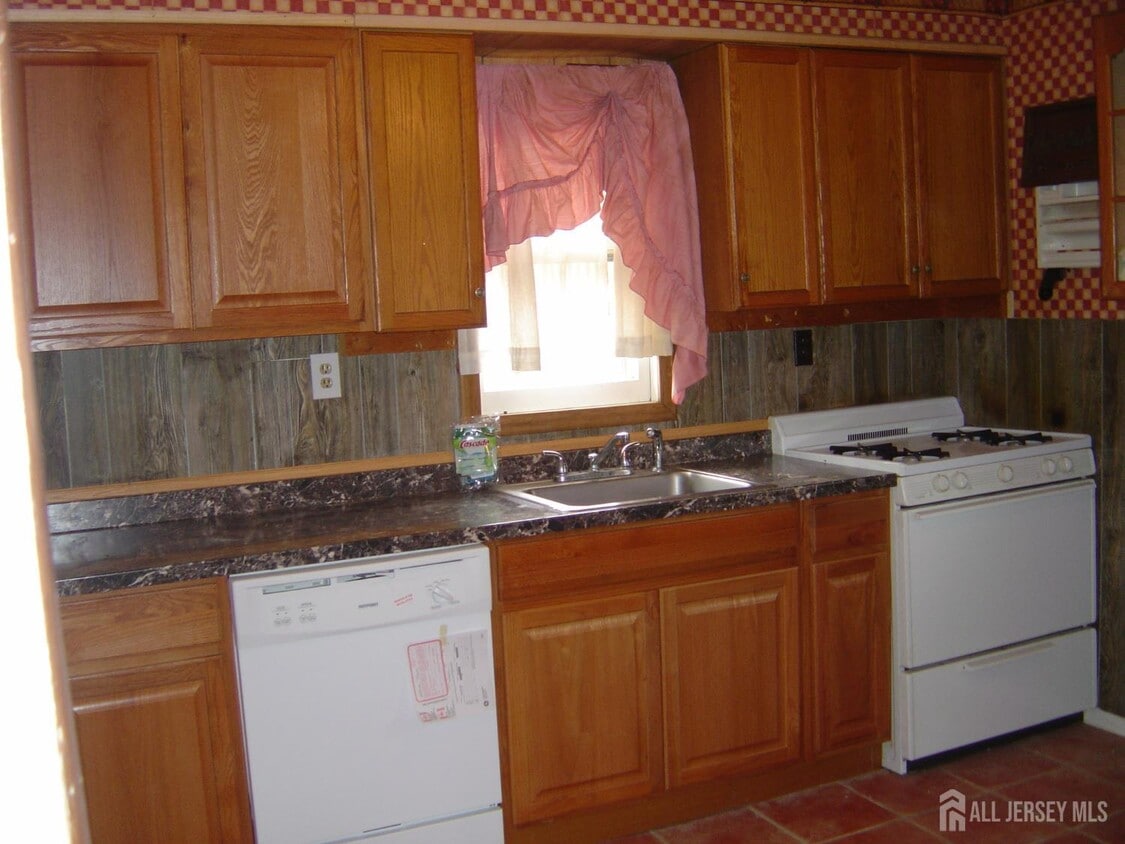 Building Photo - 433 Jansen Ave
