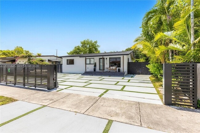 Photo - 8310 SW 45th St House