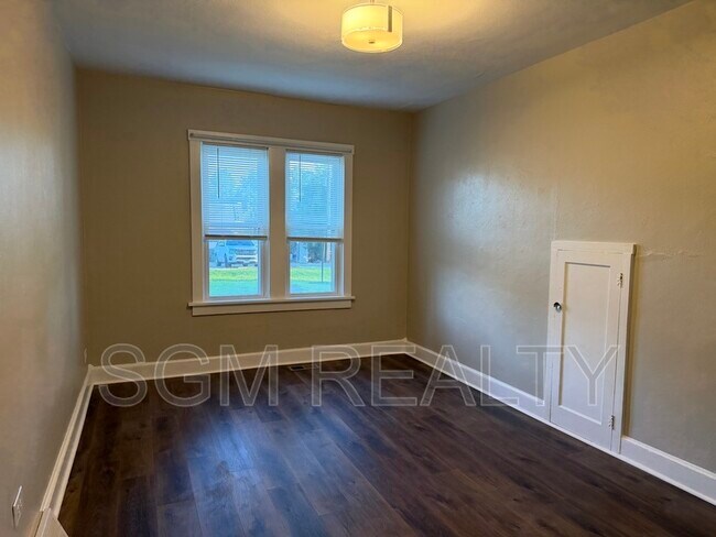 Foto del edificio - 316 W Mill St