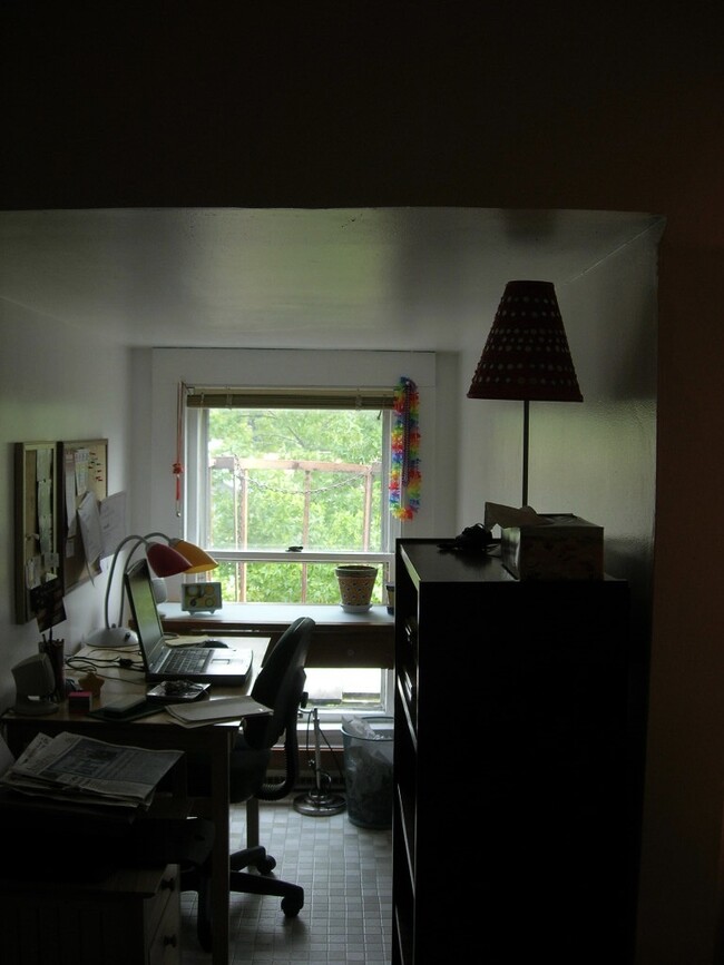 alcove is great for office space - 718 E 8th St
