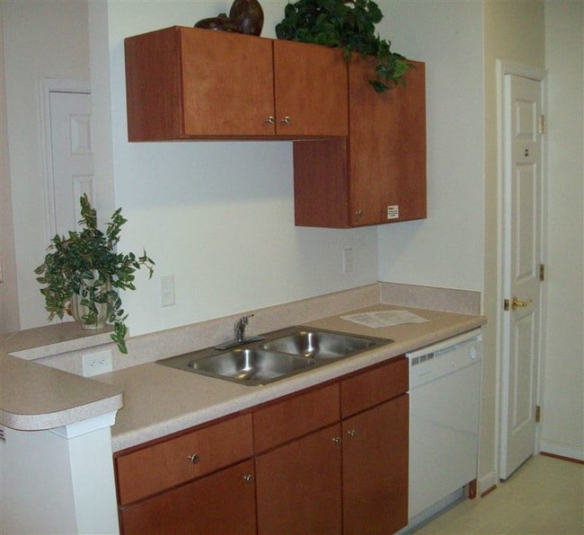 Building Photo - 6416 Oak Front Ct