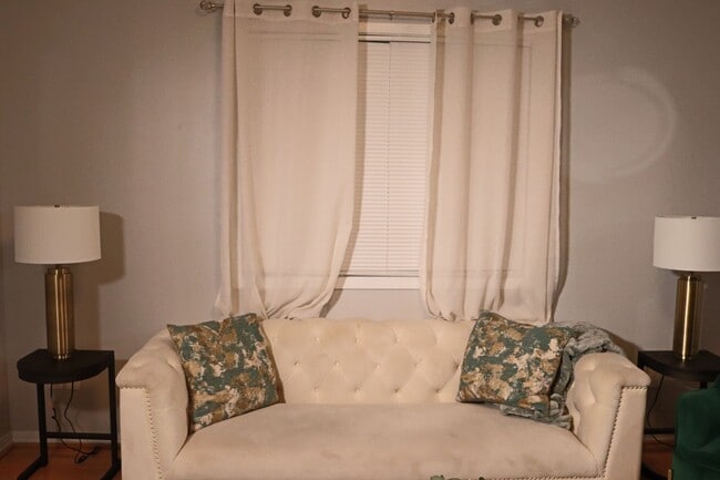 Building Photo - Comfy & Chic Council Bluffs Retreat - 2BR 1B