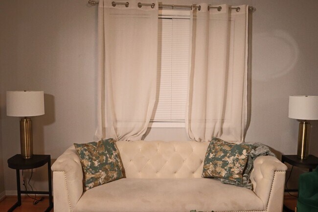 Foto del edificio - Comfy & Chic Council Bluffs Retreat - 2BR 1B