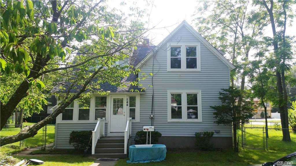 Primary Photo - 144 Commack Rd