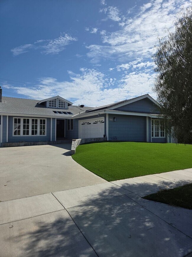 Foto del edificio - 4 Bedroom 2 baths remodeled home