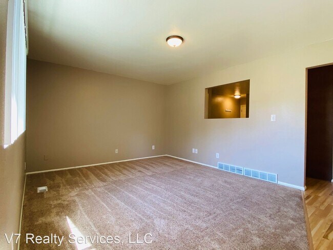 Building Photo - 3025 Little Cottonwood Rd