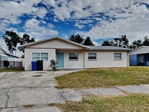 Building Photo - 2414 Hermosa Dr