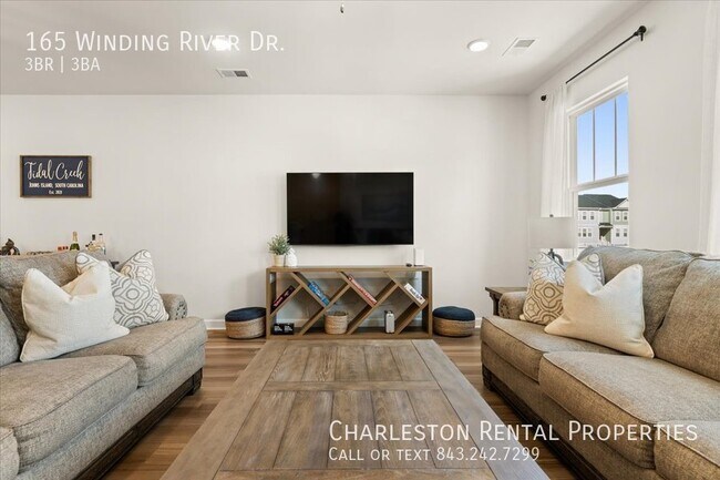 Foto del edificio - 165 Winding River Dr