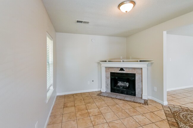 Foto del edificio - 7154 Charlton Way
