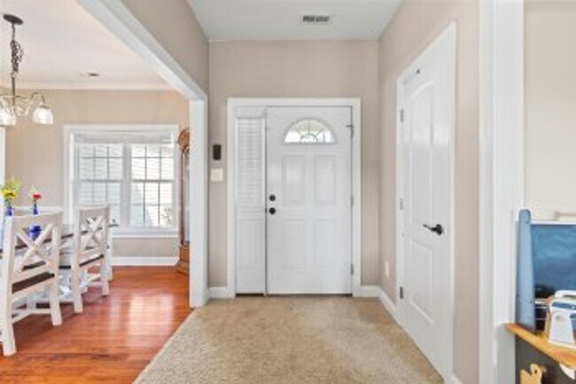 Building Photo - Holly Grove at Rock Creek