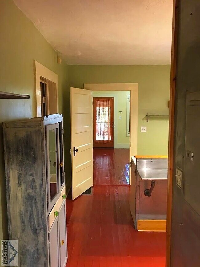 Photo - 180 Wilkerson St House