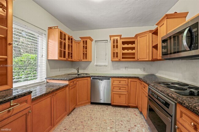 Building Photo - 3 br, 3 bath House - 410 Minorca Ave