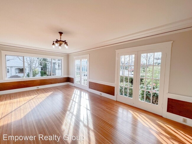 Building Photo - 3 br, 2 bath House - 4300 Everett Ave,