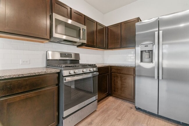 Foto del edificio - 418 Magnolia Ln