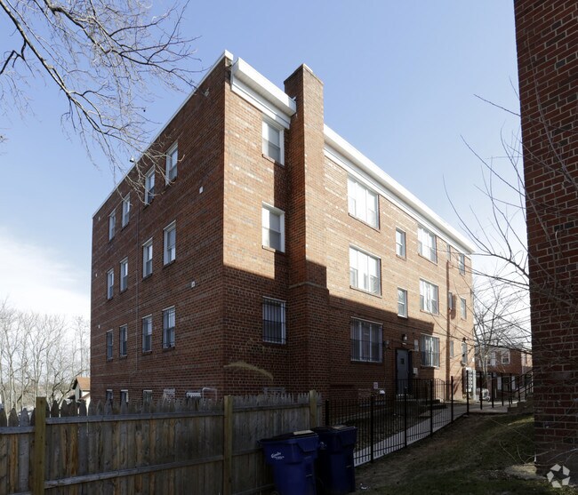 Building Photo - 300 56th St NE