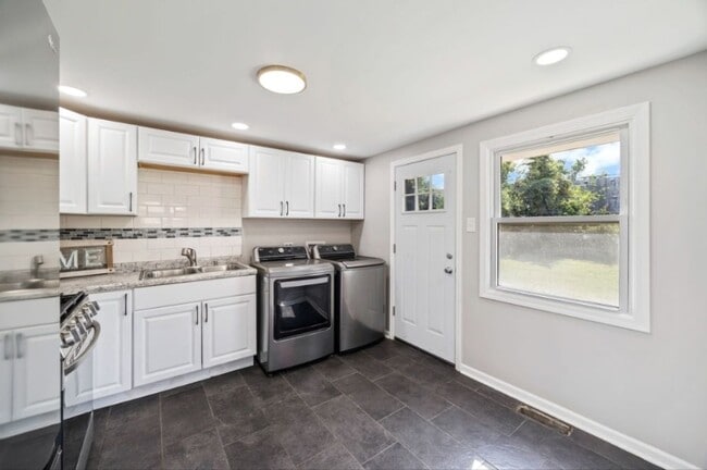 Foto del edificio - 162 Frederick Dr