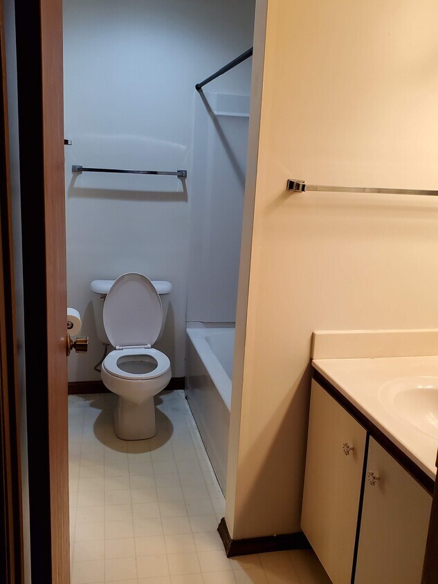 Bathroom - 5735 Autumn Ridge Ct