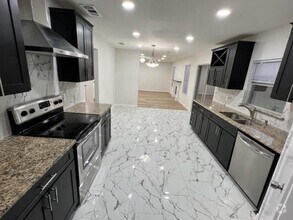 Building Photo - 7014 Glenshire Dr