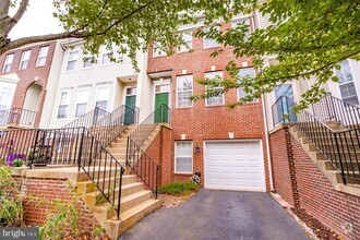 Building Photo - 14670 Seasons Dr
