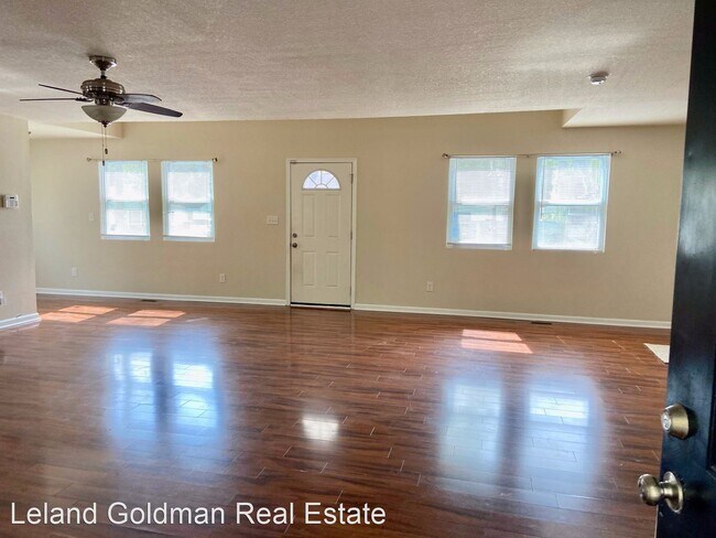 Building Photo - 3 br, 2.5 bath House - 2721 Argonne Avenue