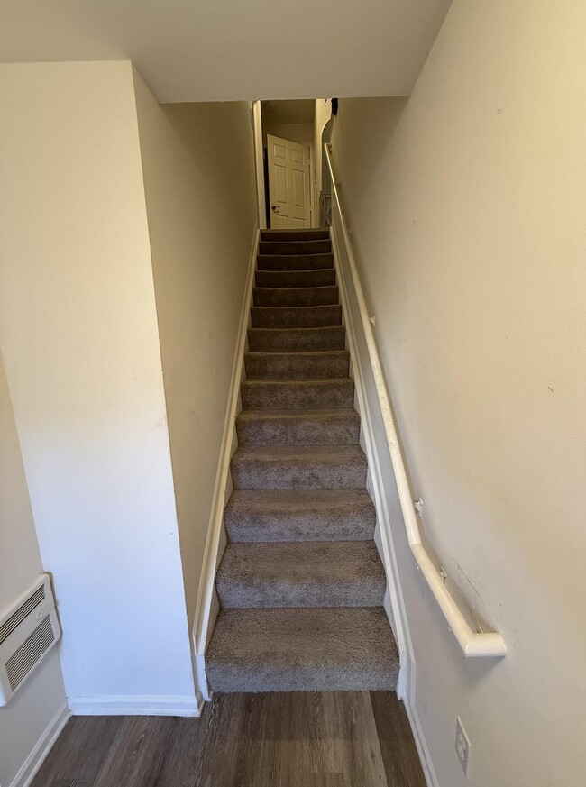 Foto del edificio - 272 Columbus Dr