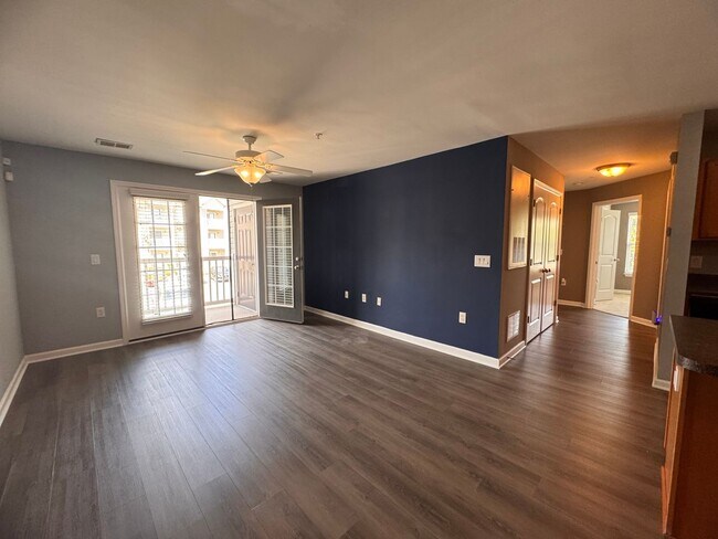 Building Photo - 2BR 2BA Condo with All Appliances Included