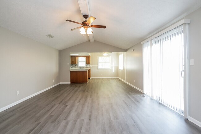 Foto del edificio - Charming 3 Bedroom Greenfield Ranch