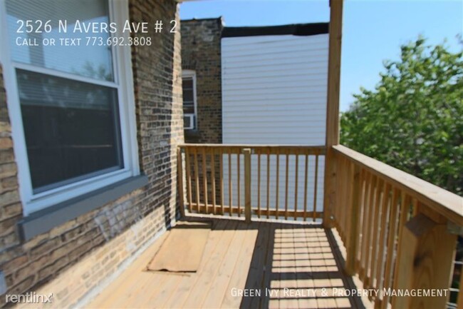 Building Photo - Beautiful, Sunny, Logan Square 3 bed, Priv...