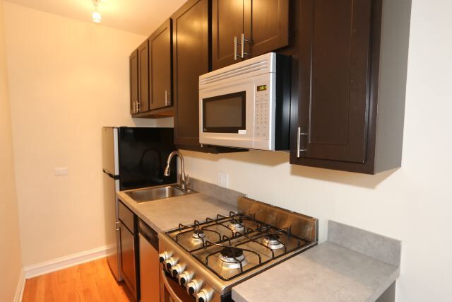 Building Photo - 4619 N Paulina St