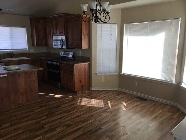 Dining Area - 1230 Knoll Ridge Rd