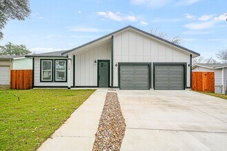 Building Photo - 110 Saratoga Dr