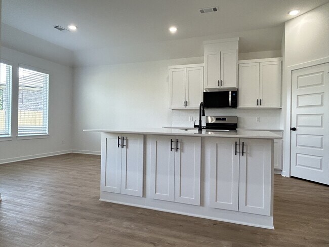 Building Photo - 522 N Goose Xing