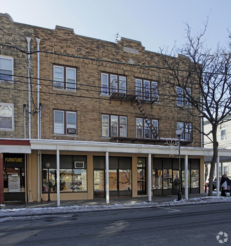 Primary Photo - 227 Parker Ave