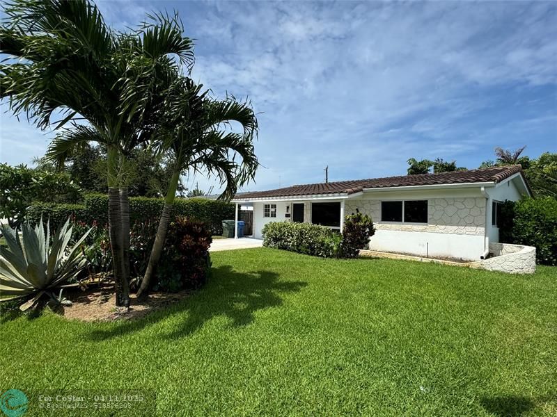 Foto principal - 4430 NE 5th Ave