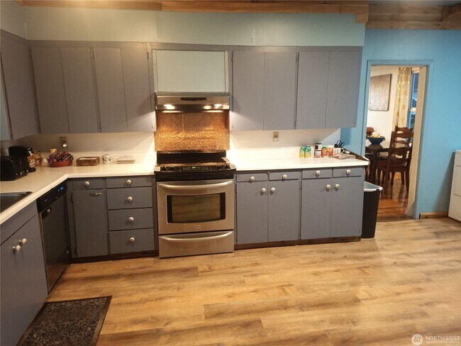 Foto del edificio - 5Bd 1.75Ba Home located in Hoquiam Move in...