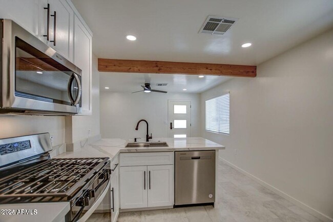 Building Photo - 1411 S Bonarden Ln
