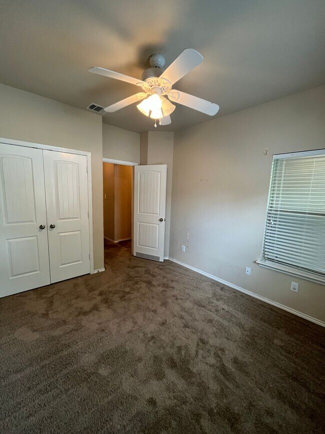 Building Photo - 4326 Stanley Park