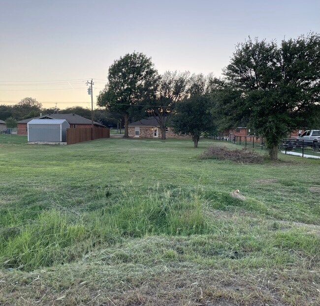 Foto del edificio - 11216 Liberty School Rd