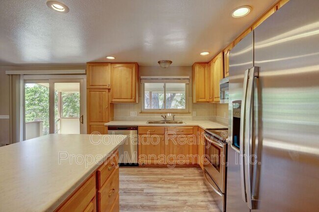 Building Photo - 5053 Tucson Way