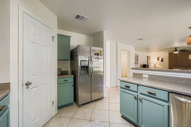 Foto del edificio - 2003 Erika Cove