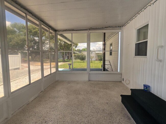 Foto del edificio - 7366 1st Loop Ave