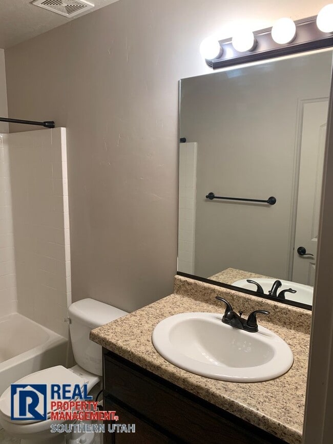 Foto del edificio - Cottages at Fossil Hills