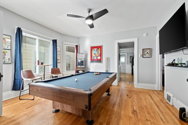 Foto del edificio - 2623 S Howell Ave