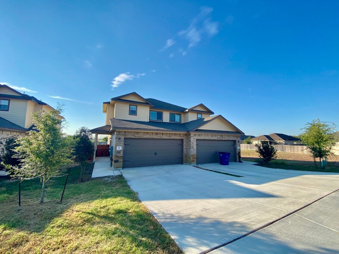 Foto principal - Luxury Townhome in New Braunfels