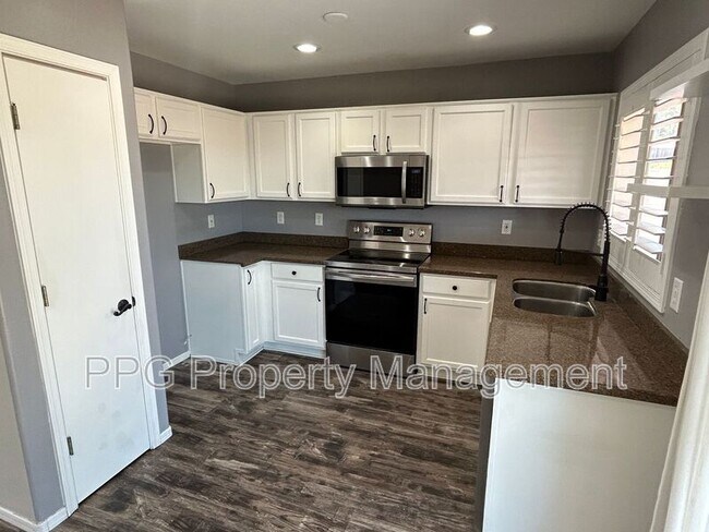 Foto del edificio - 14938 W Caribbean Ln