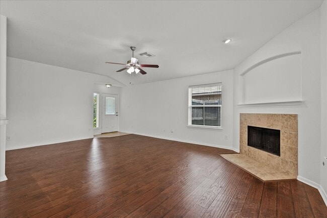 Foto del edificio - 202 Pebble Walk Ln