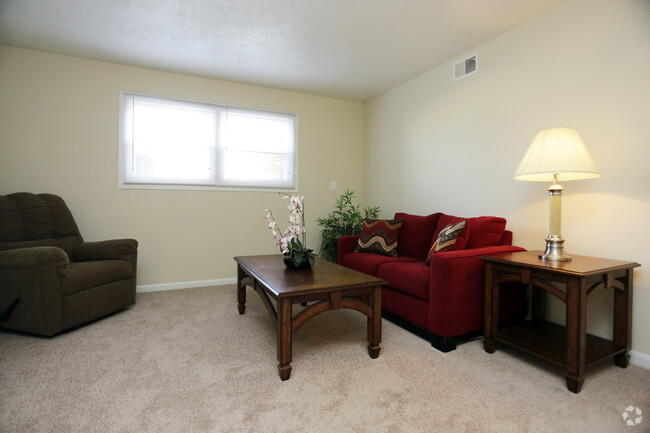 2 BR, 1 BA - living room - Pinecrest Apartments